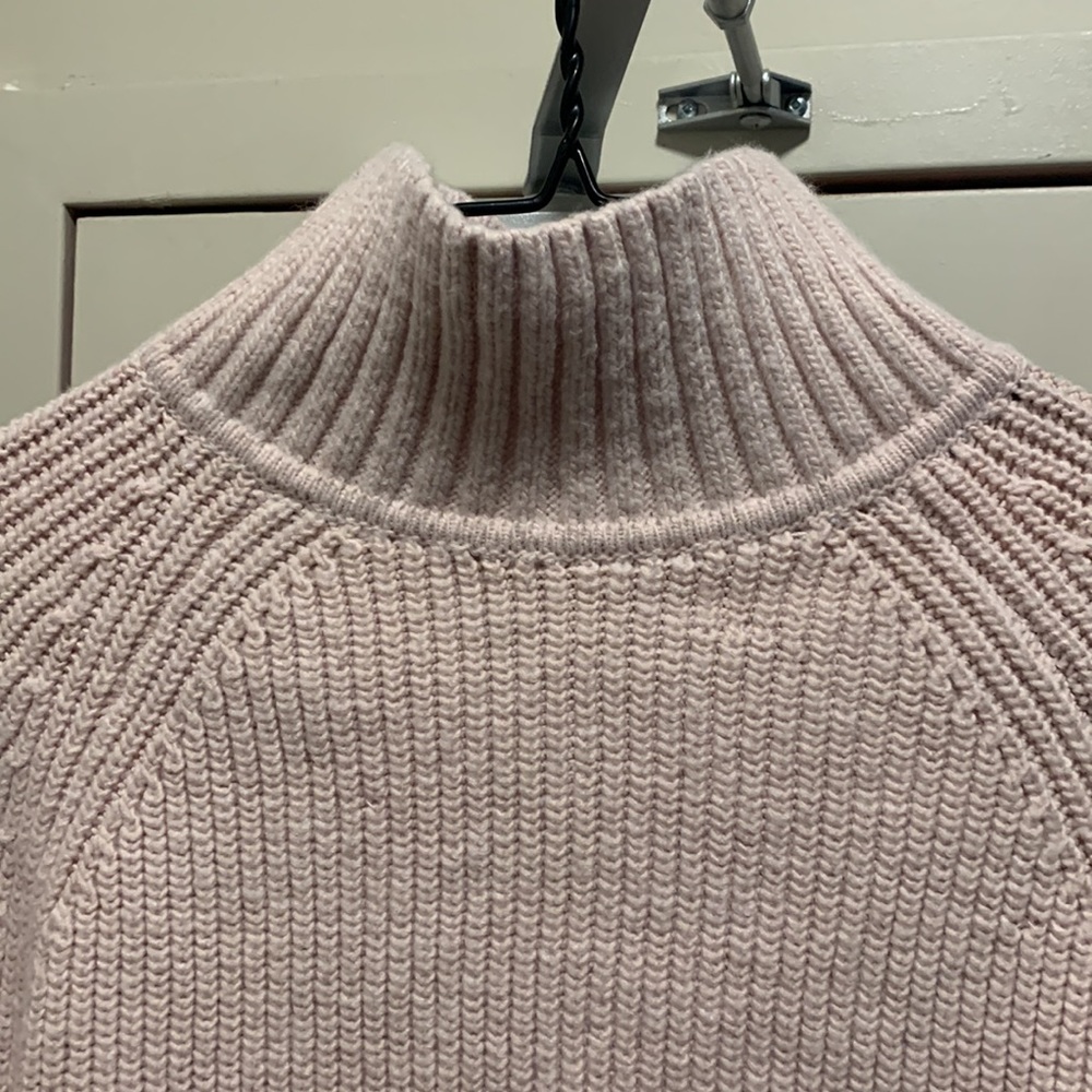 Pink turtleneck - Picture 2 of 4